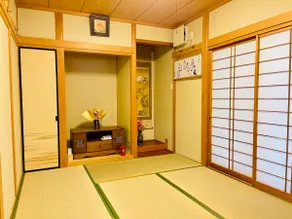 Spacious Home for a Relaxing Stay - Image 5