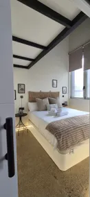 Stunning Chic Industrial Ground Floor Aptm 4 p - Image 5
