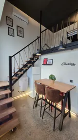 Stunning Chic Industrial Ground Floor Aptm 4 p - Image 4