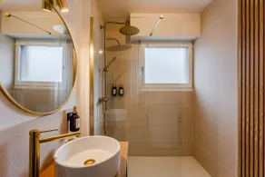 Le Chazélia • A/C • Whirlpool • Home Theater • LoveRoom - Image 4