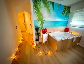Le Chazélia • A/C • Whirlpool • Home Theater • LoveRoom - Image 5