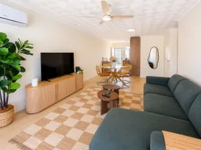 200m to Scarborough Beach - Sunset Views & Ocean Peeks - Image 2
