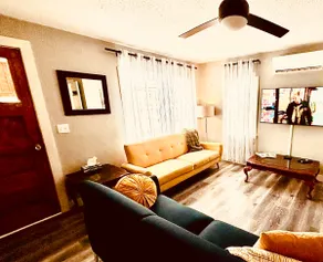 Pet friendly, 2 beds,1 bath house in Fredericton - Image 2