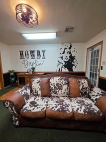 Cowboy-Themed Howdy House w/ Saloon & Pool Table - Image 5