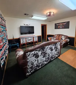 Cowboy-Themed Howdy House w/ Saloon & Pool Table - Image 4
