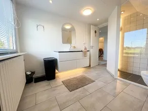 Apartment space for up to 6 free parking Free Wi-Fi - Image 5