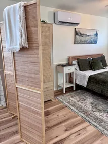 Barnside Bungalow: Modern Style, Countryside Charm - Image 4