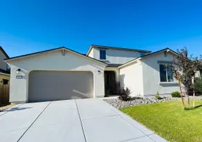 Brand new house with snowy mountain views - Image 2