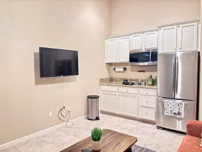 Private Suite - Sequoia Nat'l Park & Kaweah Health - Image 4