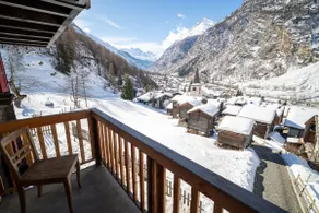 Quiet mountain village getaway - Image 2