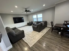 Peaceful 4 bedroom house near lake access - Image 3