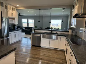 Peaceful 4 bedroom house near lake access - Image 2