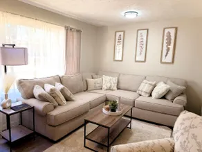 Modern 3BR Home in Oxford | *pet-friendly* - Image 5