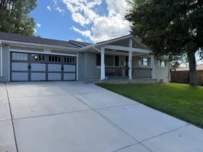 Beautiful modern home - Image 2