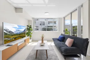 Canterbury 2BR APT near Train Station Woolworth - Image 3