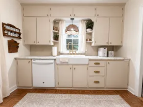 Charming Stay in Downtown Cedar Falls - Image 3