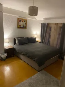Five + beds in quiet Belfast suburb with parking - Image 4