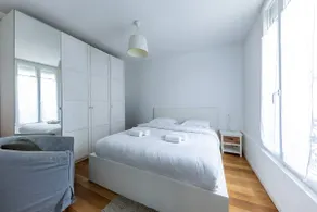 Bright & Cozy Flat near Eiffel Tower - Image 5