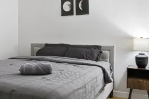 Charming 1-Bedroom Close to Transit & Downtown - Image 2