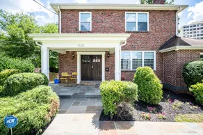 Chic 3-Story Home Downtown Silver Spring - Image 2