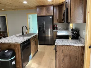 Cozy Retreat in the woods - Image 4