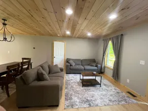 Cozy Retreat in the woods - Image 3