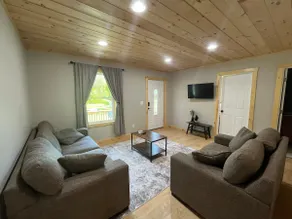 Cozy Retreat in the woods - Image 2