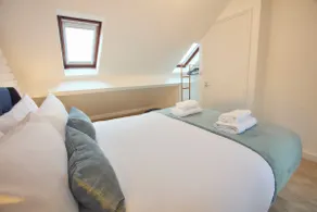 Central Oxford 4-Bedroom near Station with Parking - Image 3