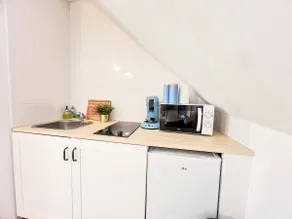 Cozy studio – Downtown, near the station and beach - Image 3