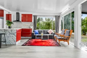 Comfy 4BDR/Free parking, near Train -motor way - Image 2