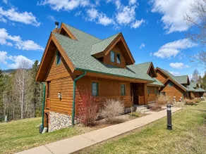 Large 5BR Ski-In/Ski-Out | Sauna | Sleeps 12 - Image 2