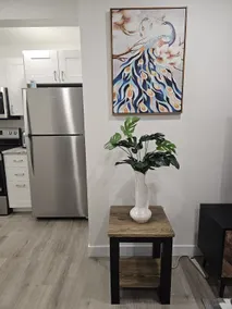 Henster Suite - Modern One-Bed in Brighton, SK - Image 3