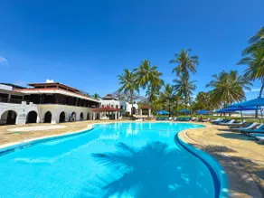 Swahili Condo+ Beachfront Resort Access + AC extra - Image 5