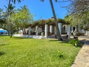 Swahili Condo+ Beachfront Resort Access + AC extra - Image 3