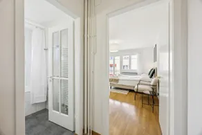 Wifi, Smart TV, City Centre, Queen Bed - CR 18 - Image 4