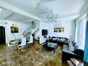 Park Luxury villa nestled in mountains & forest - Image 2