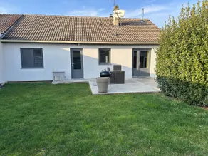 comfortable house enclosed courtyard worker/family - Image 2
