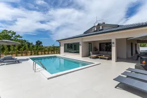 Villa Coriticum with pool and indoor Jacuzzi - Image 3