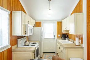 Cozy cottage near Otsego Lake County Park - Image 4