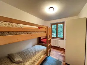 Ground floor apartment with garden use - Image 4