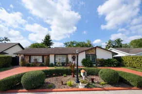 3/2 Home with Pool & Bbq near Dadeland Mall - Image 3
