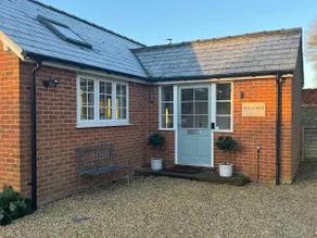 Luxury 2-Bed Lodge - Log Burner & Enclosed Garden - Image 2