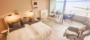 Stylish studio with sea view - Image 3
