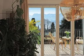 Aurora apartment overlooking the lake & mountains - Image 2