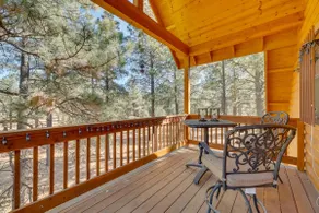 Peaceful cabin perfect for relaxing getaways. - Image 4