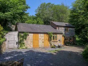 Woodland, Canal & Lakeside Cottage - Image 2