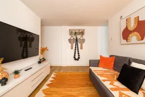 Modern & Cozy 2BR | Steps to Covent Garden Tube - Image 3