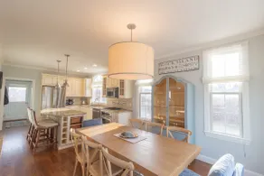 Luxury 4BR 4BA on Spring Street with Ocean Views - Image 5