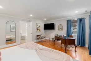Quiet Boston-Area Sanctuary, Elegant & Comfortable - Image 4