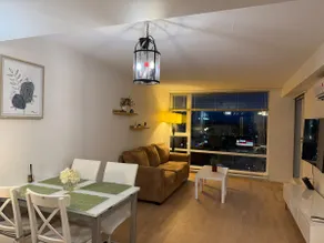 Luxury condo 2 Bedroom Richmond center - Image 2